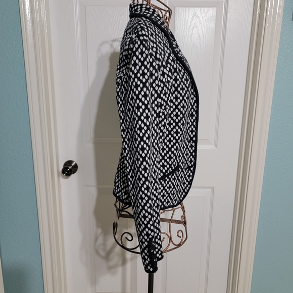 Talbots Petites Black and White Knit  Sweater Women's Size P - Picture 3 of 9